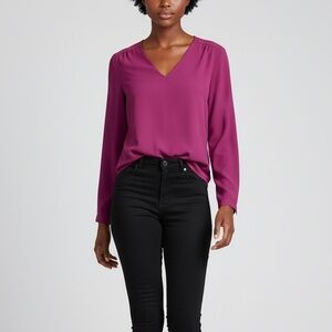 Banana Republic Plum V-Neck Blouse – Size M
